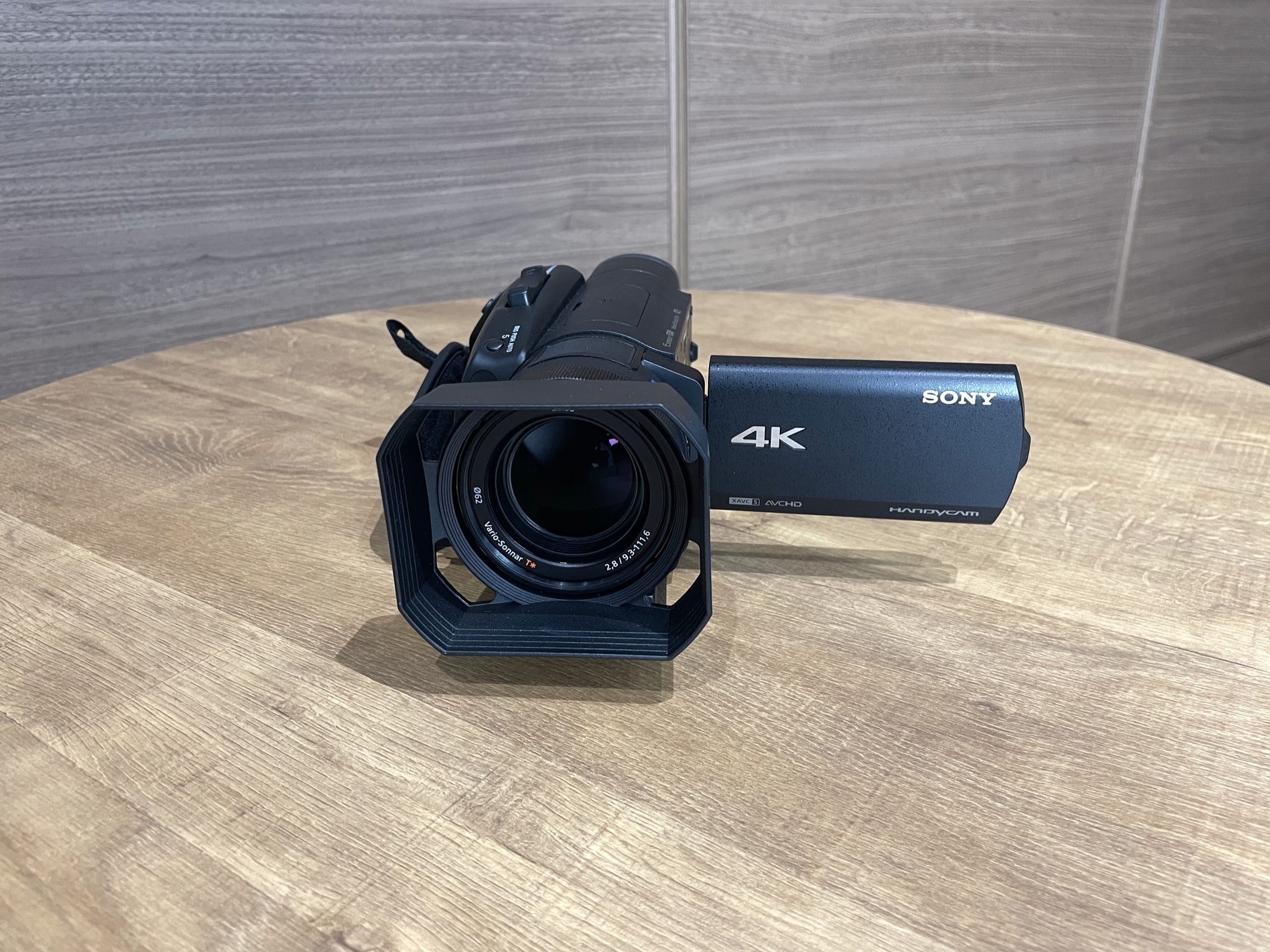 SONYハンディカム FDR-AX700