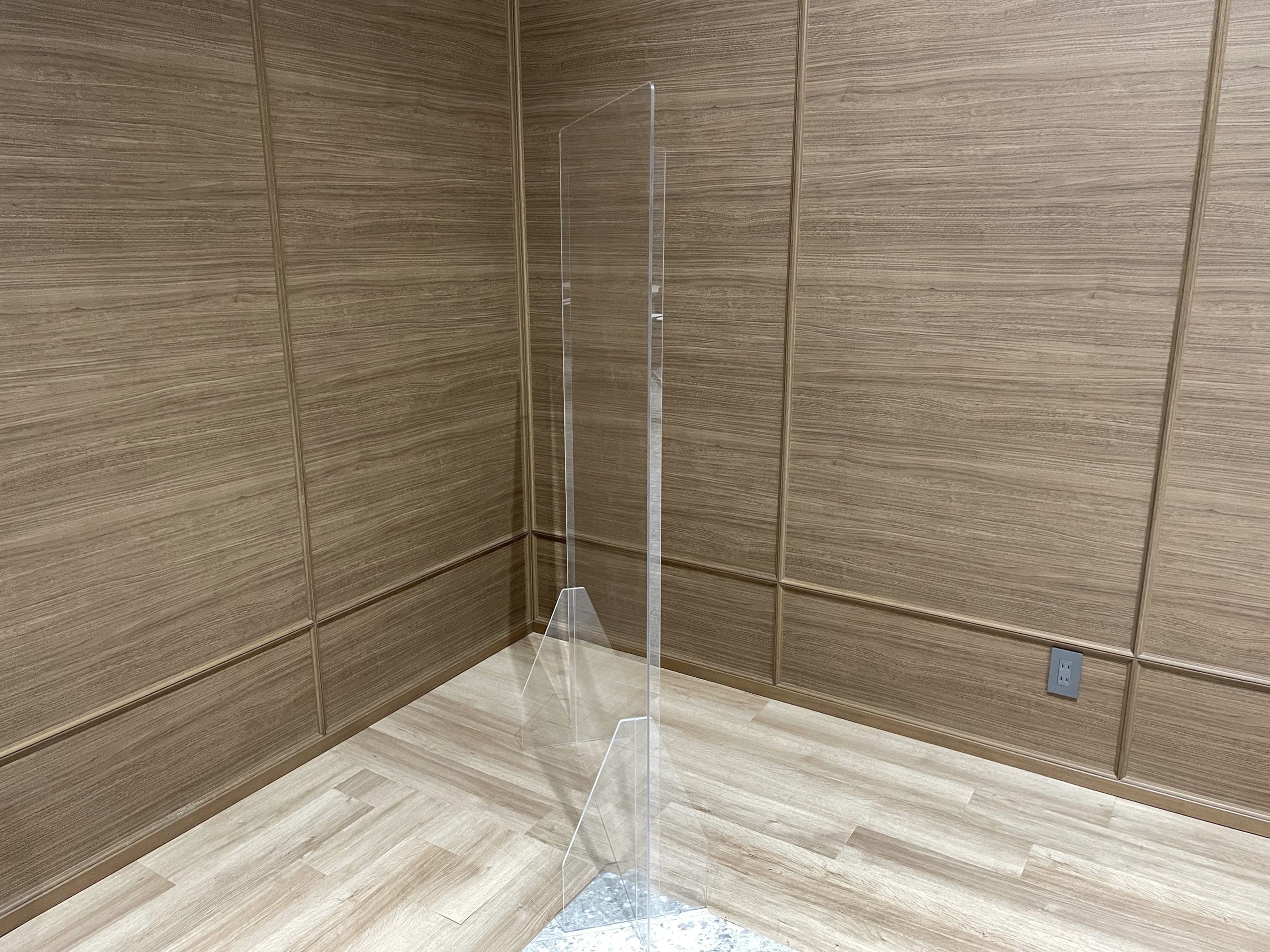 アクリルパーテーション（スタンドタイプ）